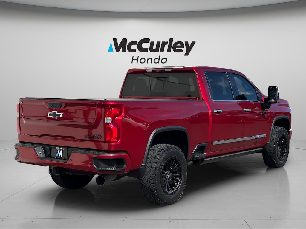 Used 2024 Chevrolet Silverado 2500HD 4WD Crew Cab Standard Bed High Country Truck Crew Cab
