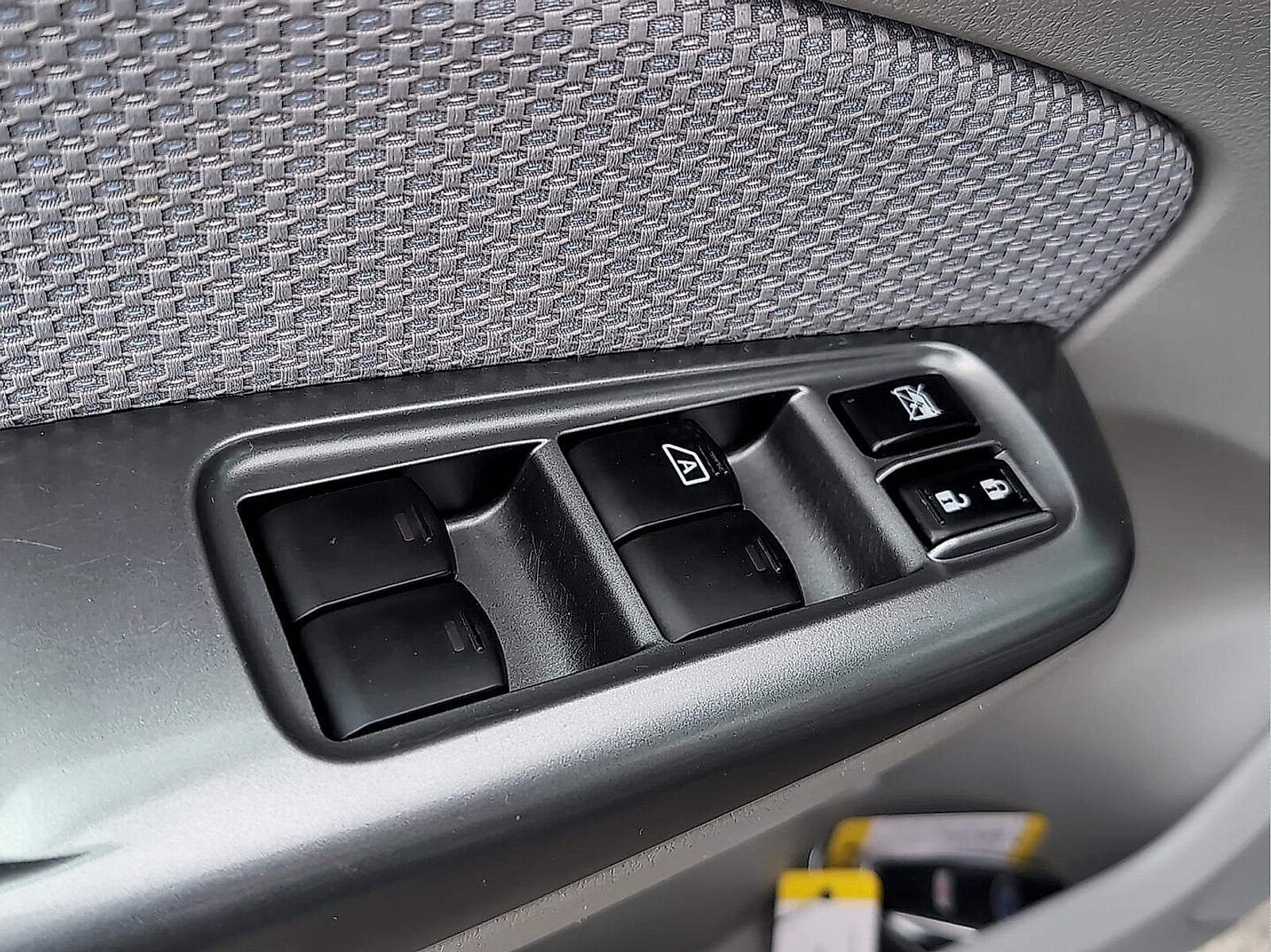 2011 Subaru Forester X - Photo 12