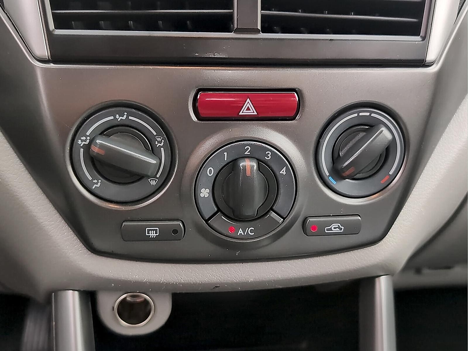 2011 Subaru Forester X - Photo 19