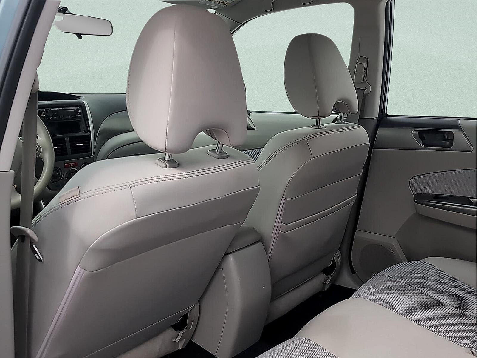 2011 Subaru Forester X - Photo 9