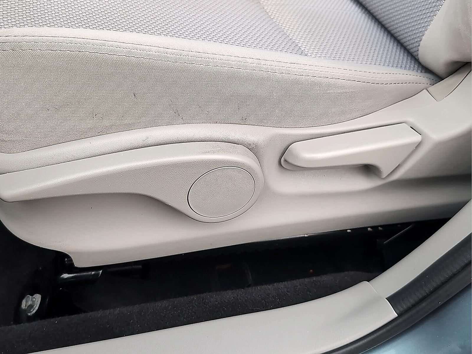 2011 Subaru Forester X - Photo 13