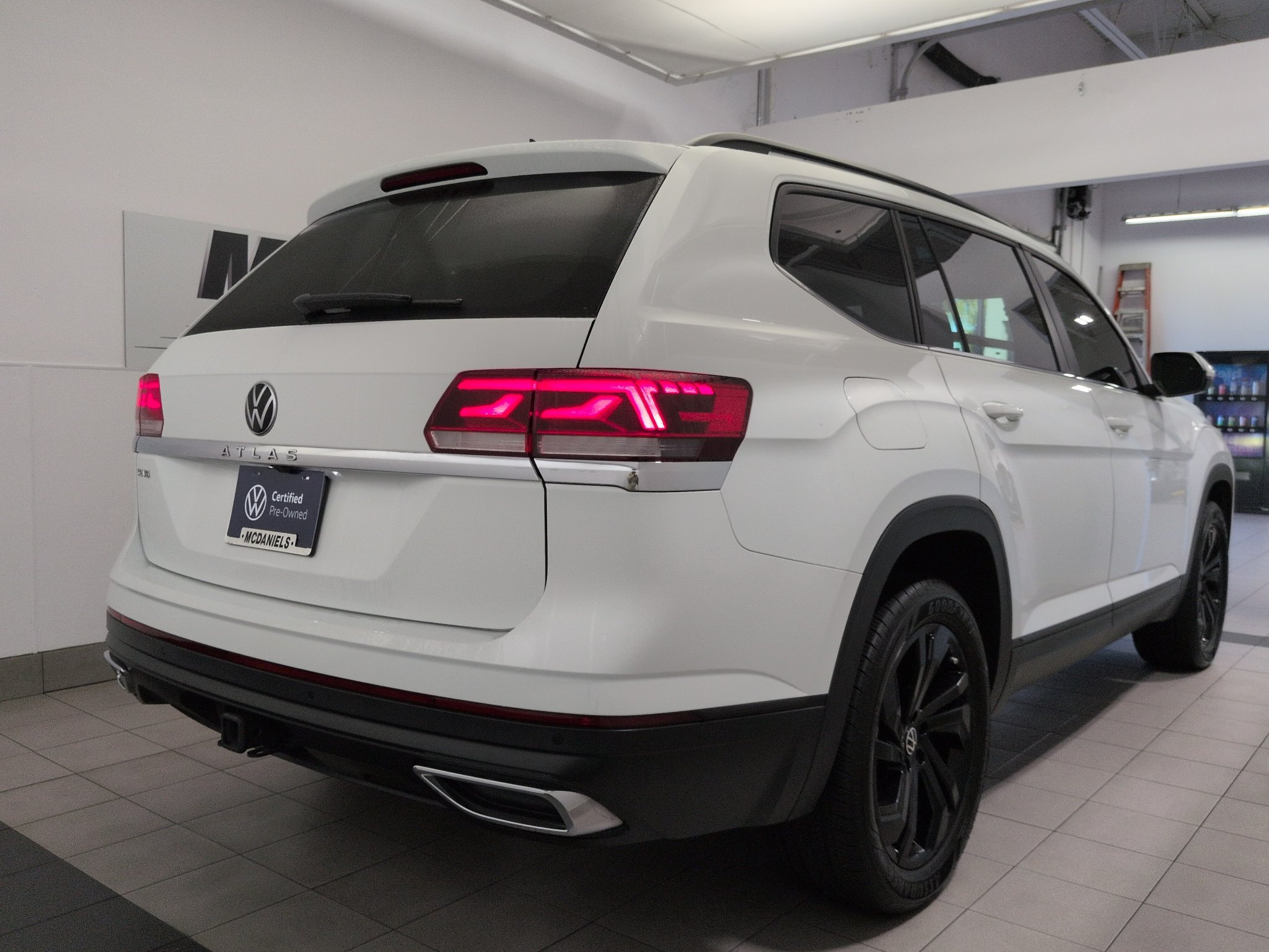 Certified 2023 Volkswagen Atlas 3.6L V6 SE w/Technology SUV