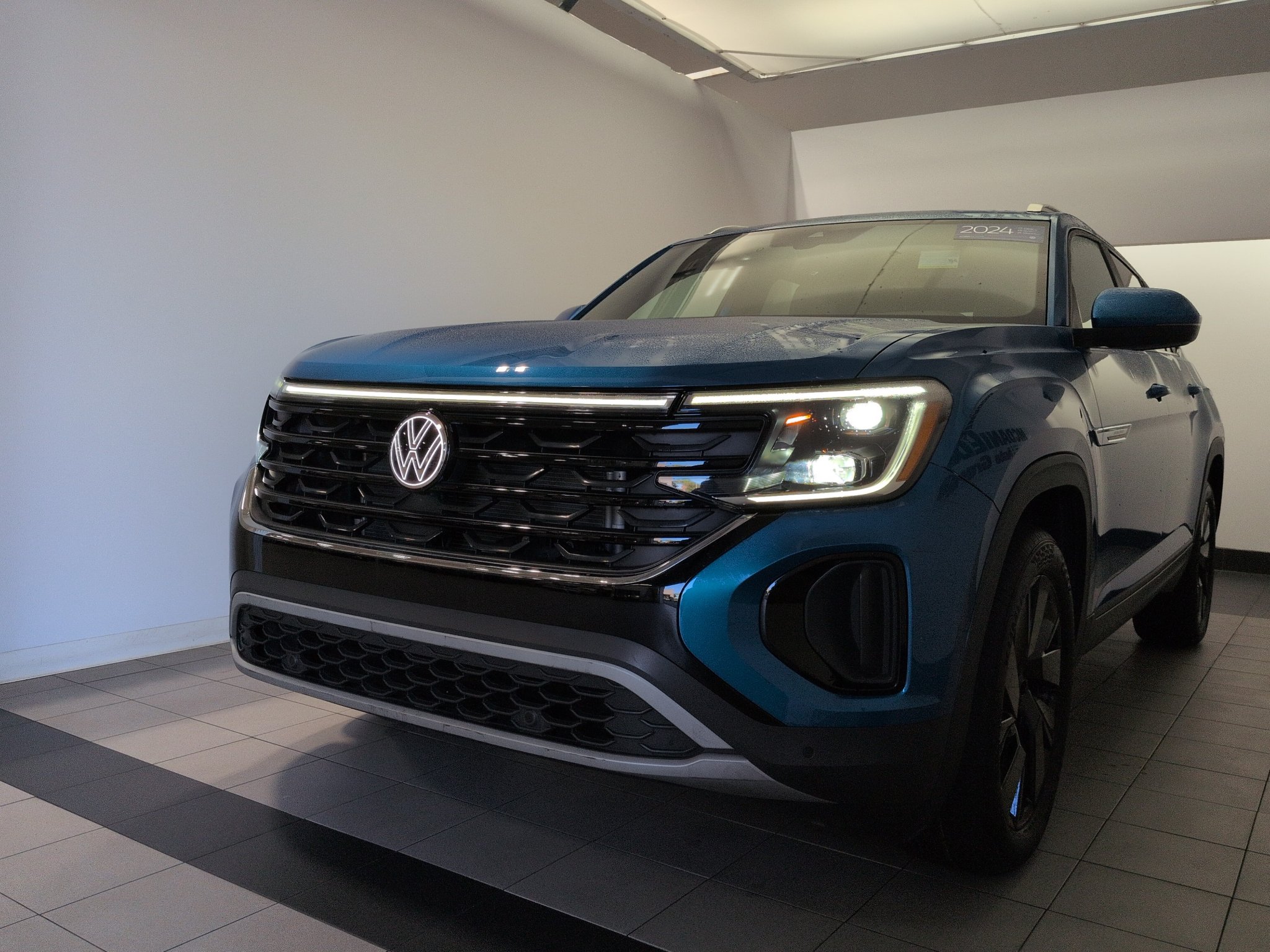 Certified 2024 Volkswagen Atlas Cross Sport 2.0T SE w/Technology SUV