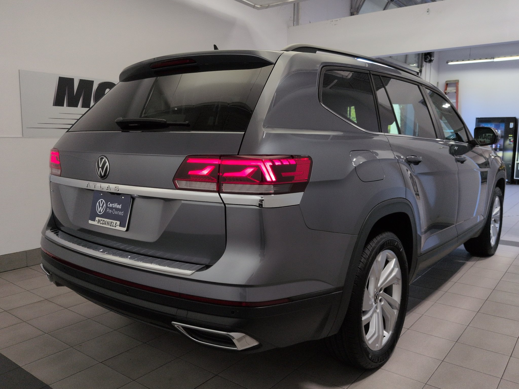 Certified 2023 Volkswagen Atlas 2.0T SE w/Technology 2.0T SE w/Technology FWD