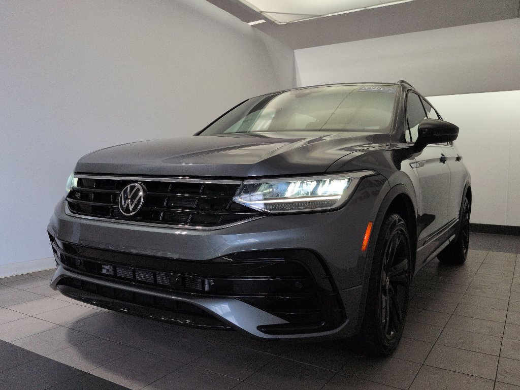 Certified 2024 Volkswagen Tiguan SE R-Line Black 2.0T SE R-Line Black FWD