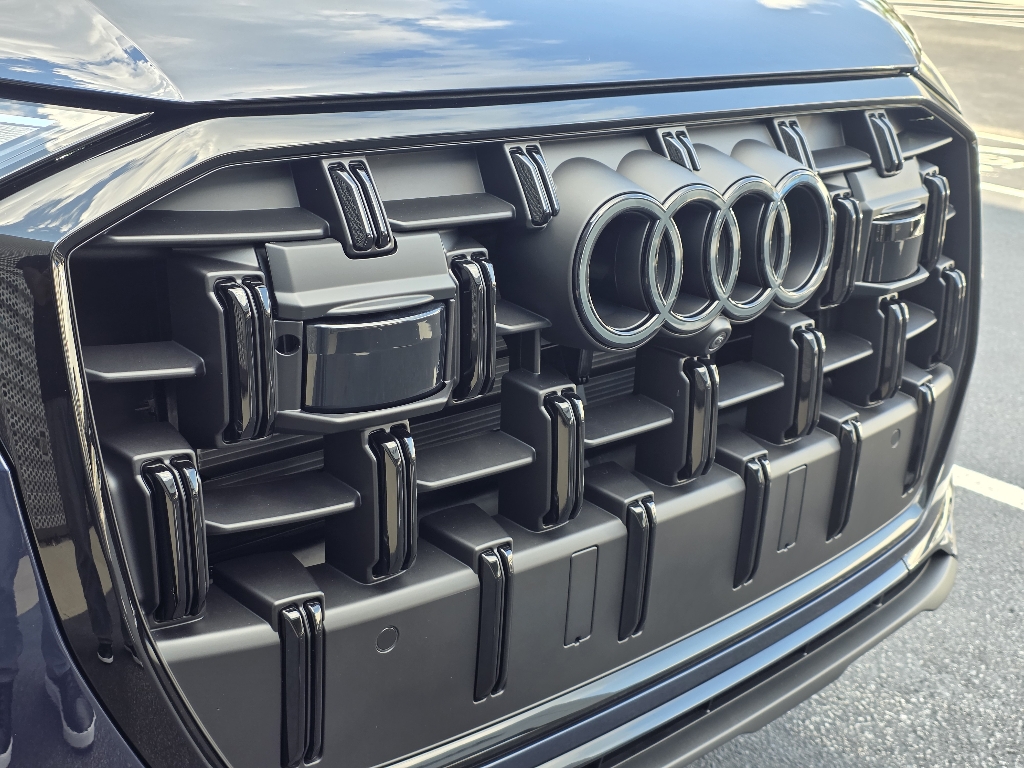 New 2026 Audi Q7 45 Premium Sport Utility