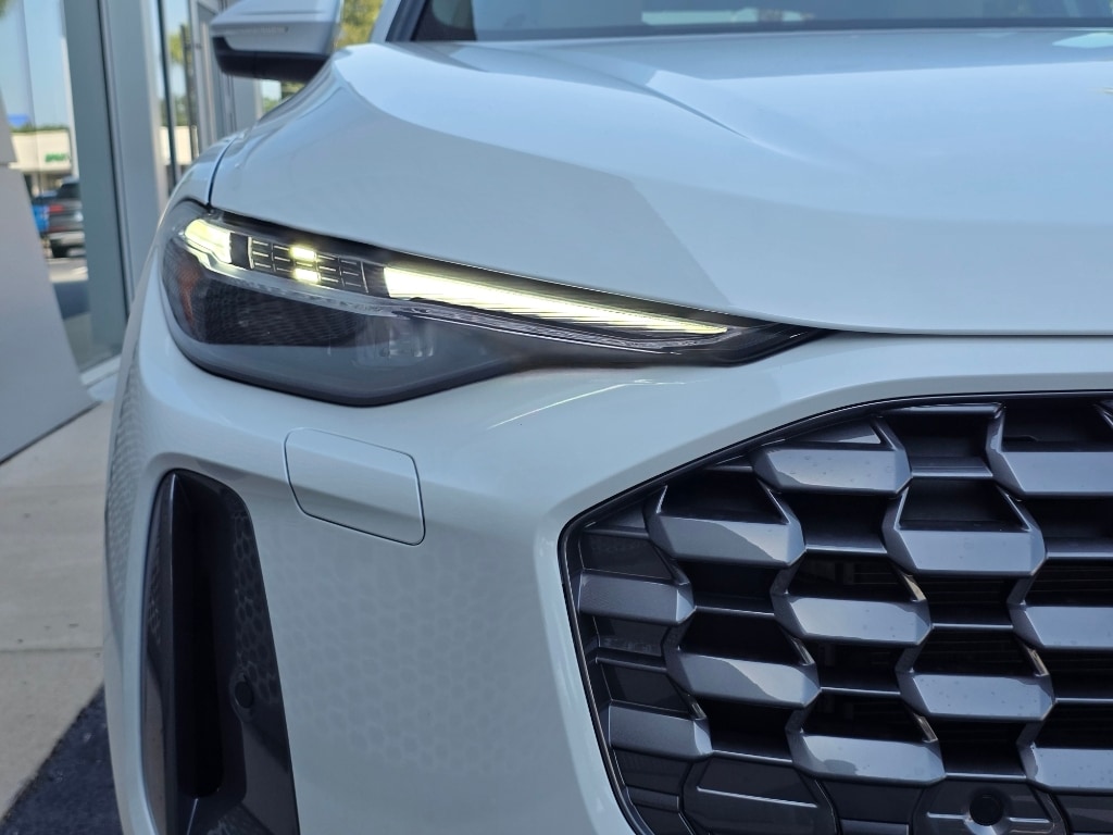 New 2026 Audi Q5 2.0T Premium SUV