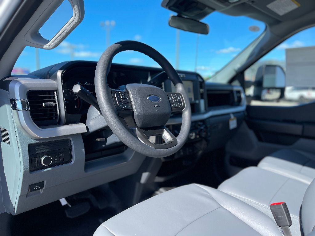 2026 Ford F-350 Super Duty XL - Photo 15