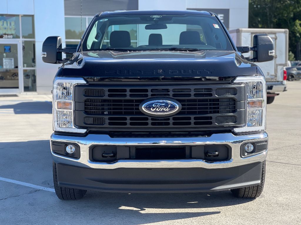 2026 Ford F-350 Super Duty XL - Photo 2