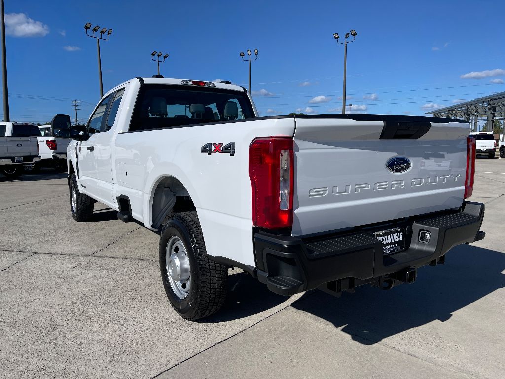 2026 Ford F-350 Super Duty XL - Photo 6