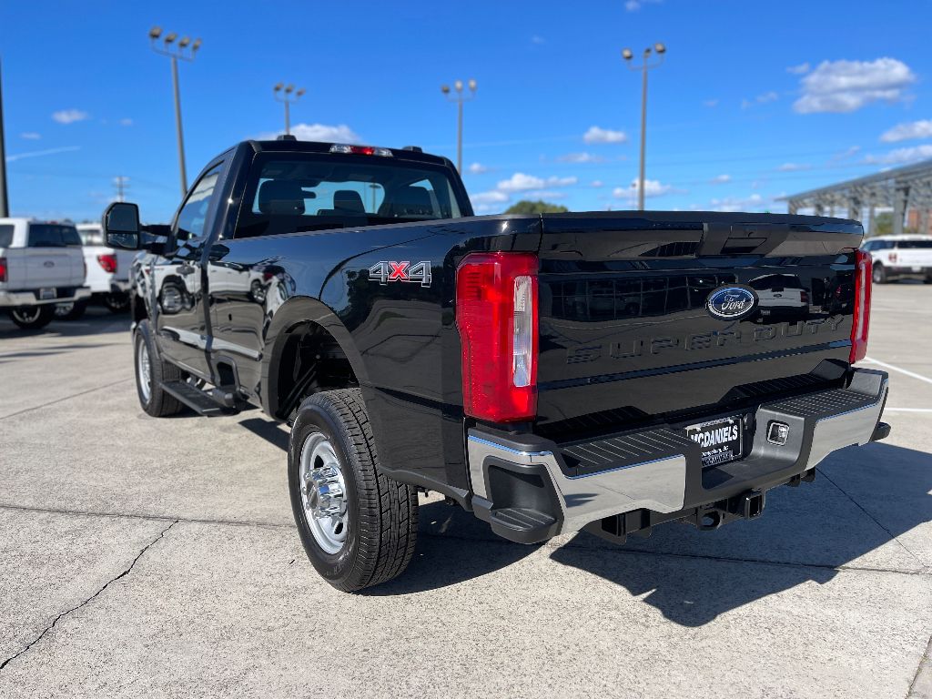 2026 Ford F-350 Super Duty XL - Photo 6
