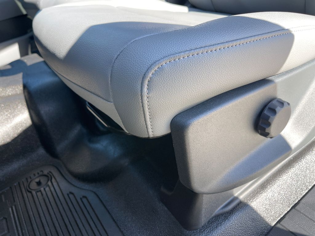 2026 Ford F-350 Super Duty XL - Photo 14