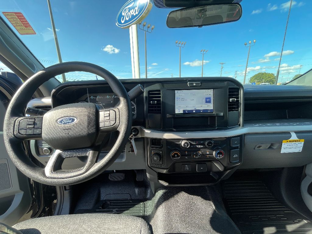 2026 Ford F-350 Super Duty XL - Photo 17