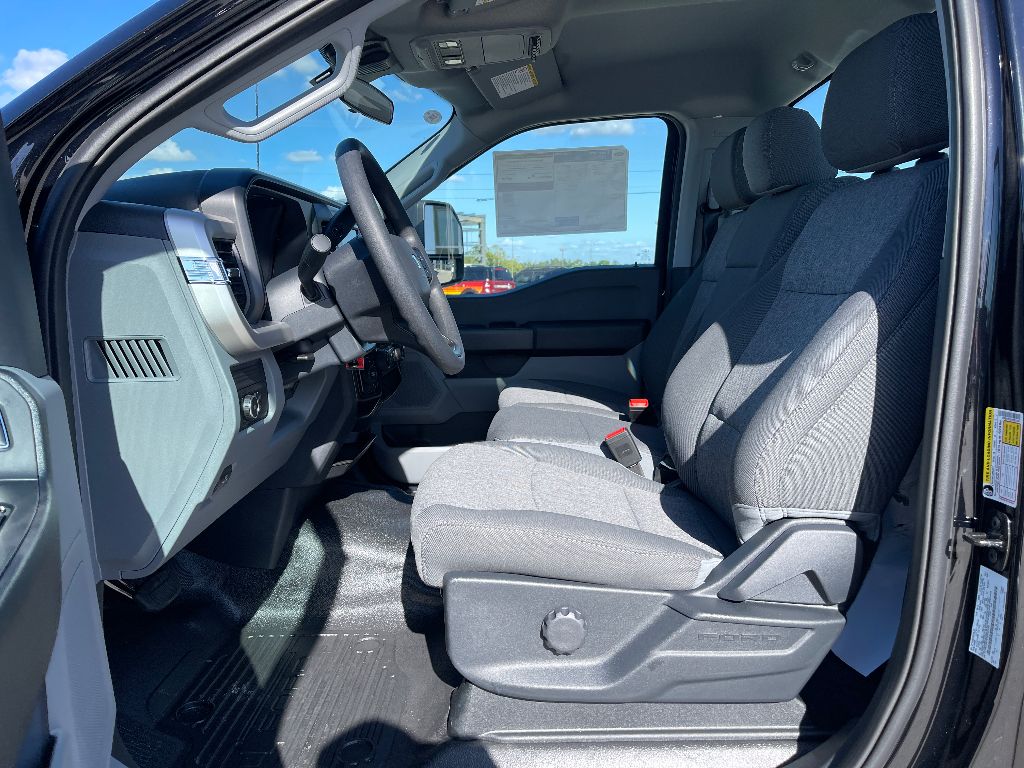 2026 Ford F-350 Super Duty XL - Photo 13