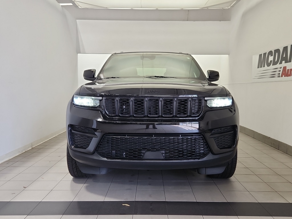 Used 2024 Jeep Grand Cherokee Laredo SUV