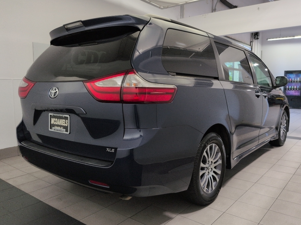 Used 2018 Toyota Sienna XLE 8 Passenger Van Passenger Van