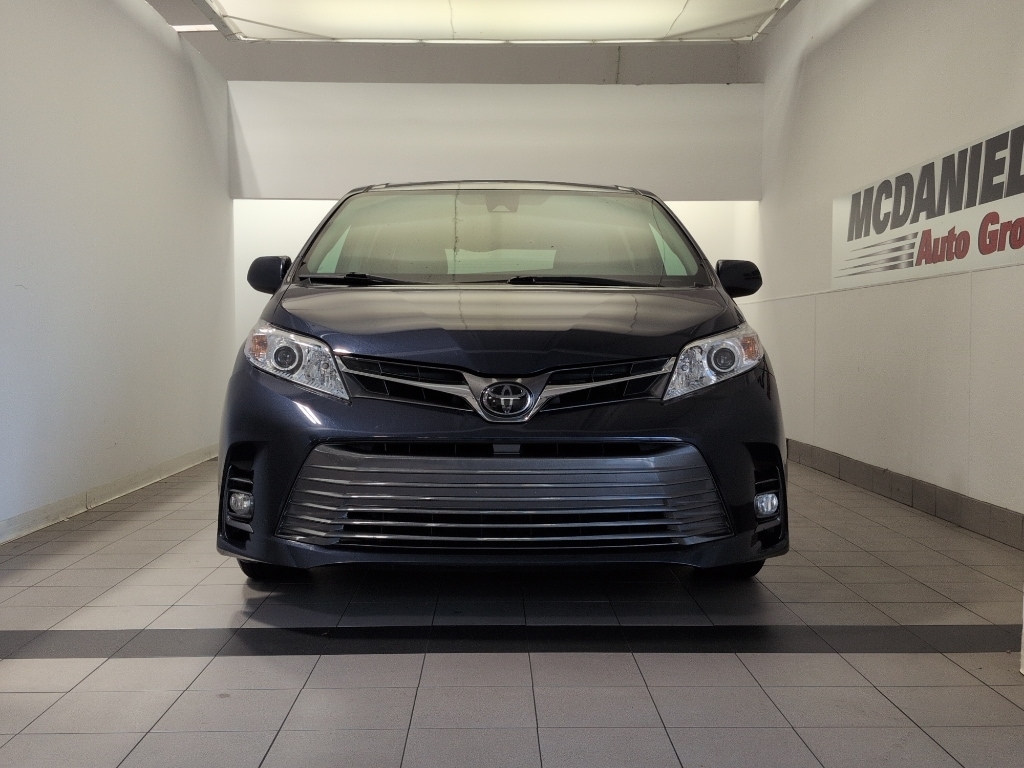 Used 2018 Toyota Sienna XLE 8 Passenger Van Passenger Van