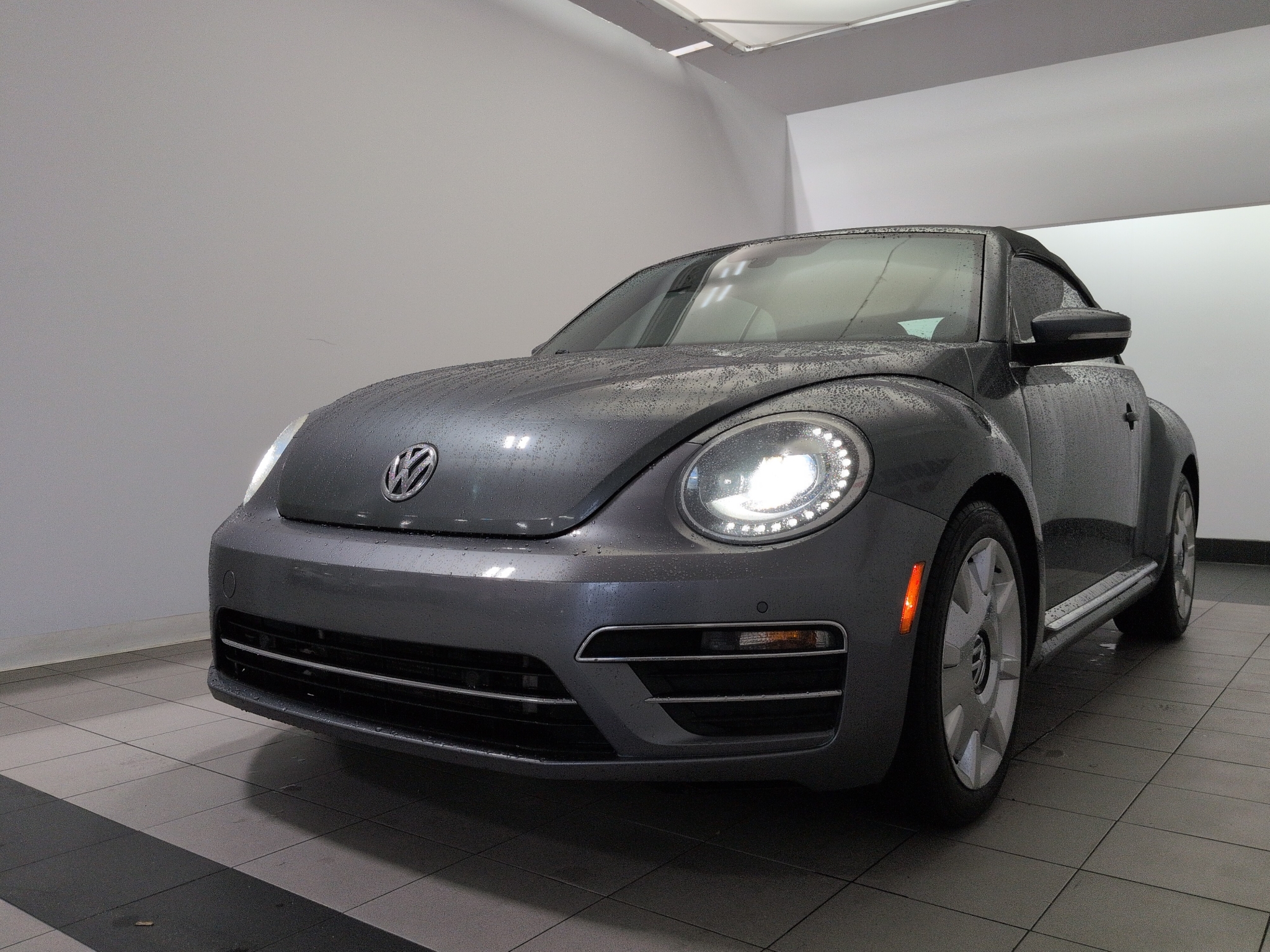 Used 2017 Volkswagen Beetle 1.8T SEL Convertible