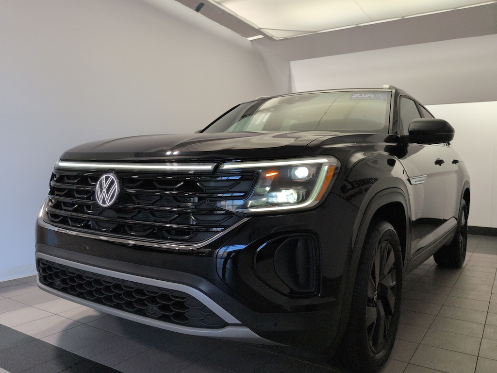 Certified 2024 Volkswagen Atlas Cross Sport 2.0T SE w/Technology SUV
