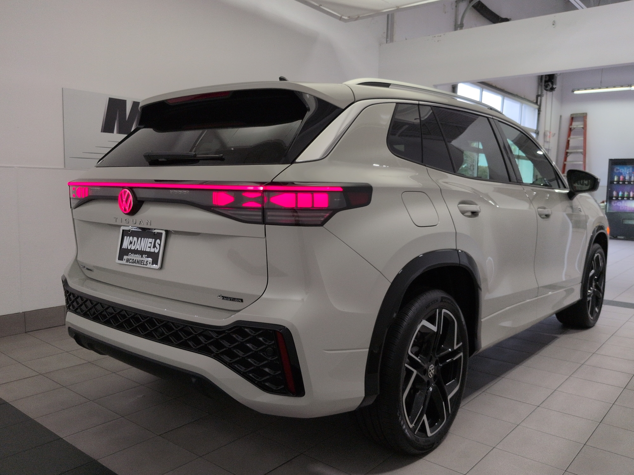 New 2026 Volkswagen Tiguan SEL R-Line Turbo Sport Utility
