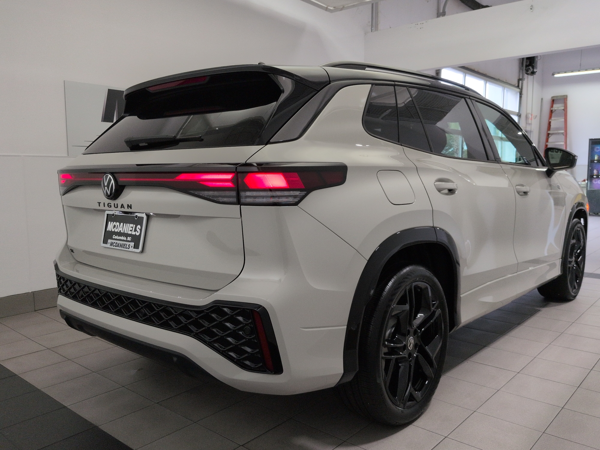 New 2026 Volkswagen Tiguan SE R-Line Black Sport Utility