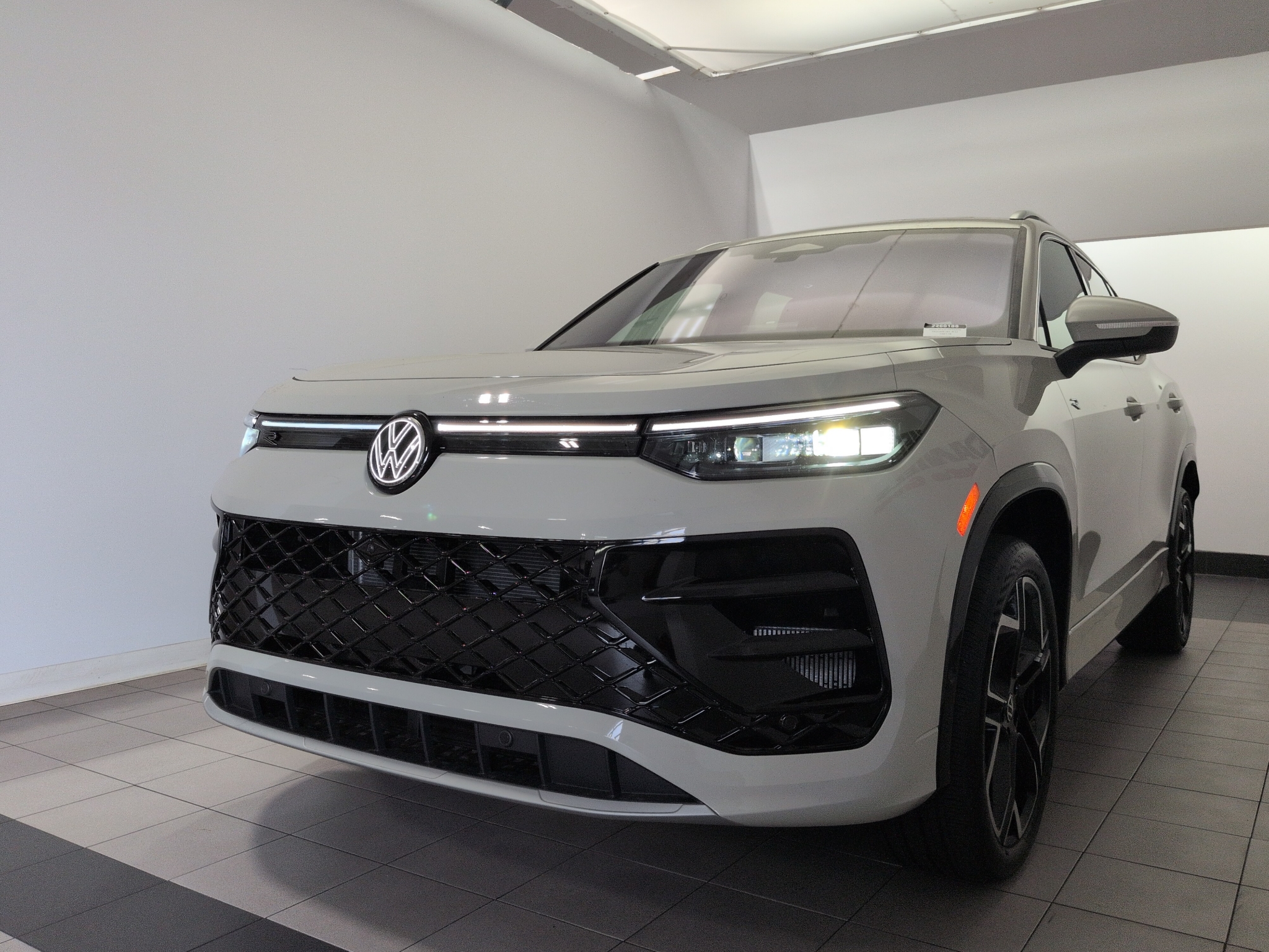New 2026 Volkswagen Tiguan SEL R-Line Turbo Sport Utility