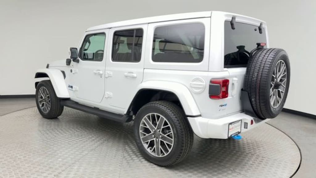 Used 2022 Jeep Wrangler Unlimited 4xe Sahara SUV