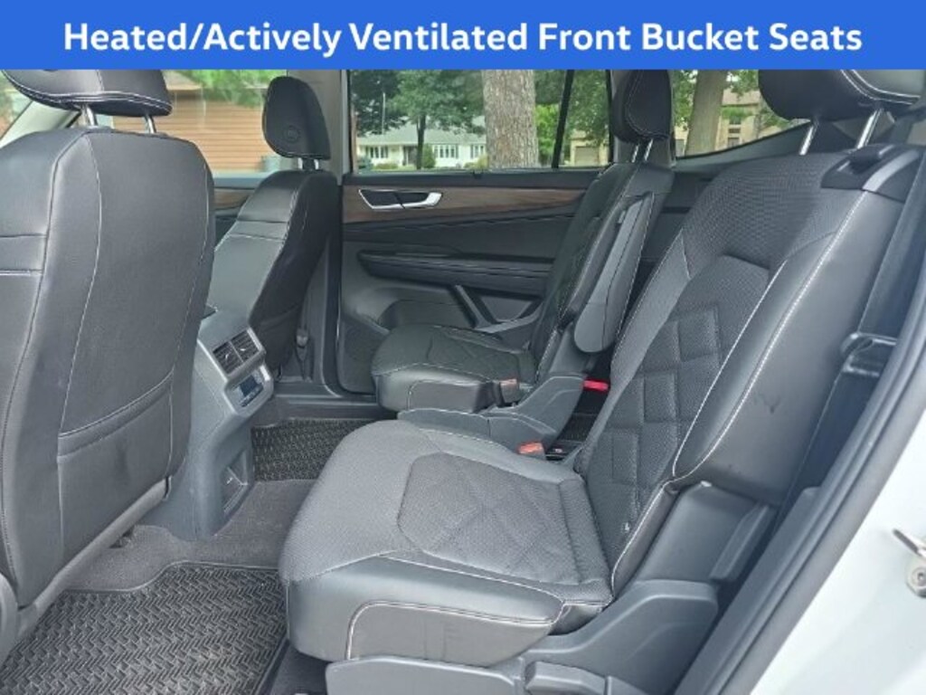 Used 2024 Volkswagen Atlas 2.0T SE w/Technology SUV
