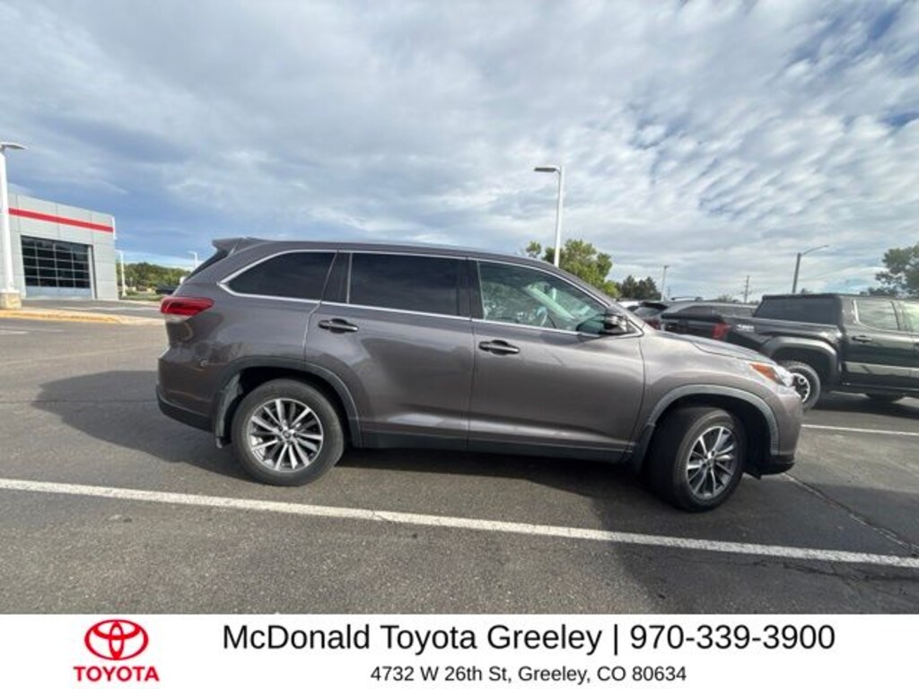 Used 2019 Toyota Highlander SE V6 SUV