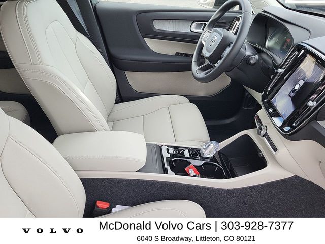 2026 Volvo XC40 Ultra - Photo 17