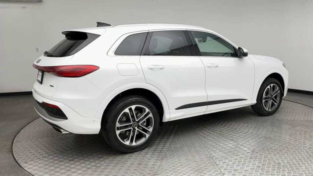 Used 2025 Audi Q5 2.0T Premium SUV