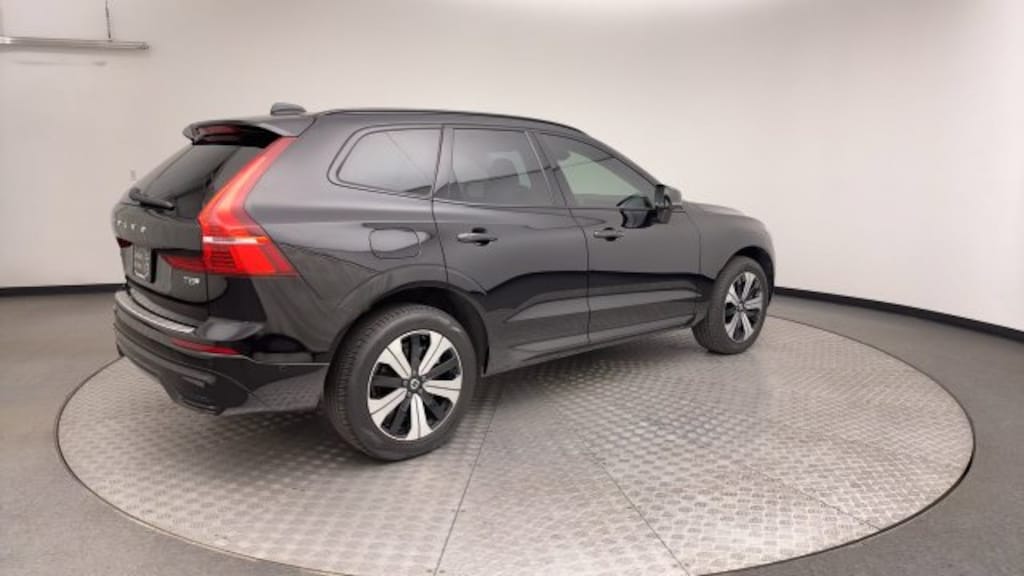 Used 2025 Volvo XC60 Plug-In Hybrid T8 Plus SUV