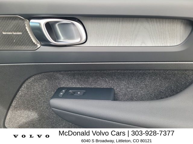 2026 Volvo XC40 Ultra - Photo 18