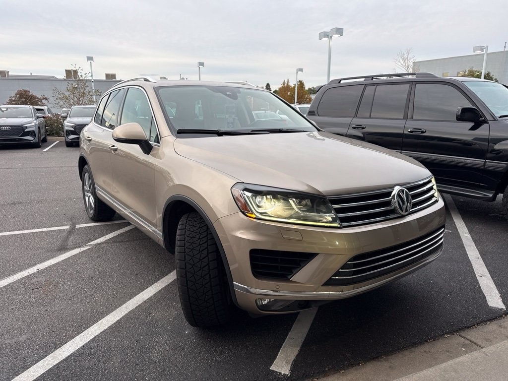 Used 2016 Volkswagen Touareg VR6 Lux 4MOTION SUV