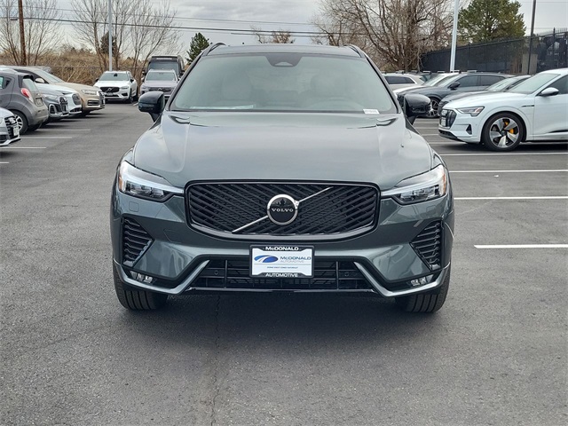 New 2026 Volvo XC60 B5 Core SUV