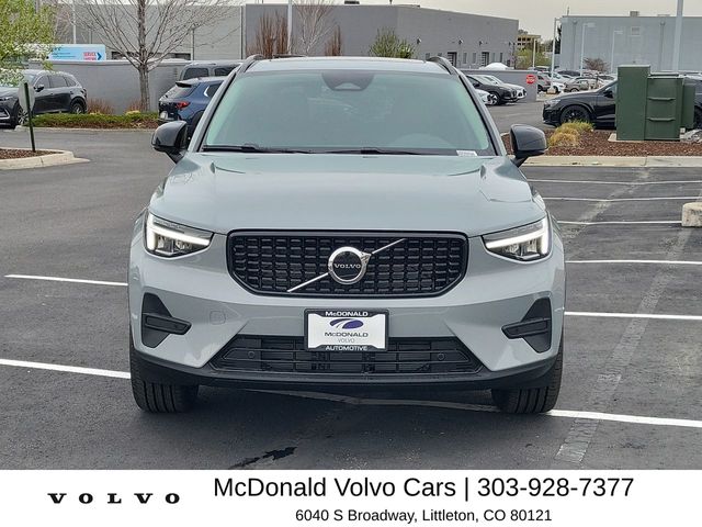 New 2026 Volvo XC40 B5 Core SUV