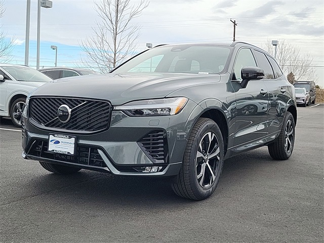 New 2026 Volvo XC60 B5 Core SUV