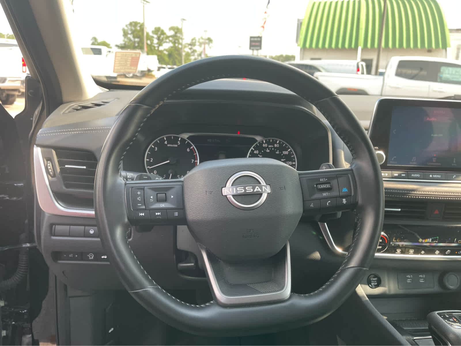 2025 Nissan Rogue SV - Photo 15
