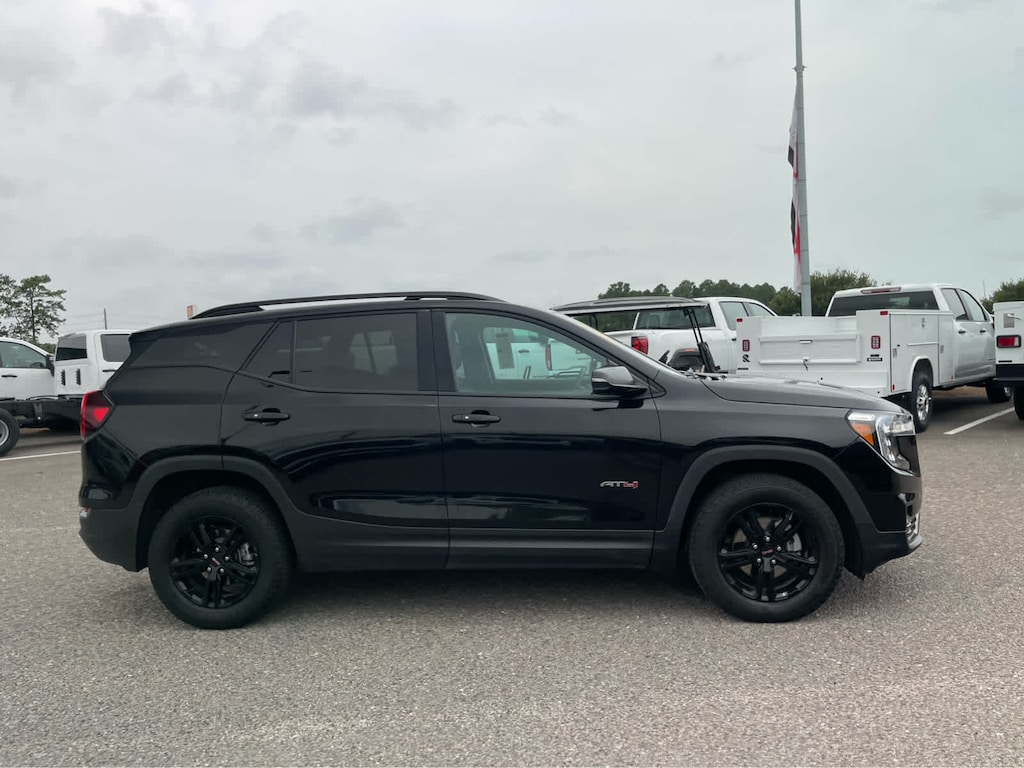 Used 2024 GMC Terrain AT4 SUV