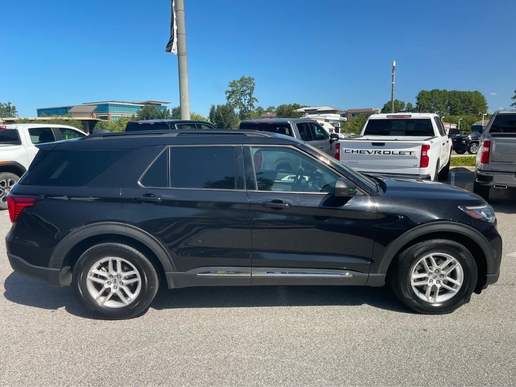 Used 2025 Ford Explorer Active