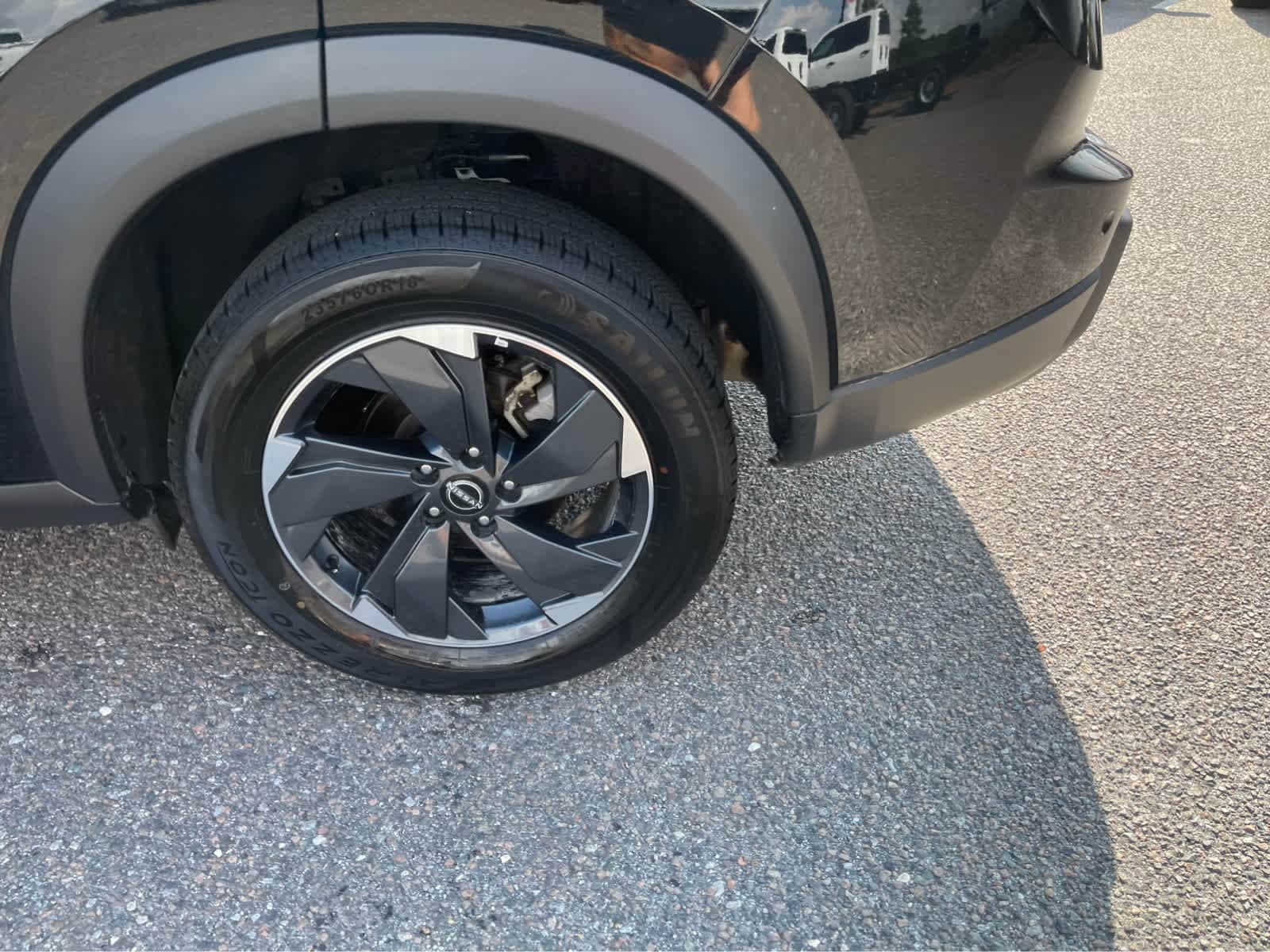 2025 Nissan Rogue SV - Photo 8