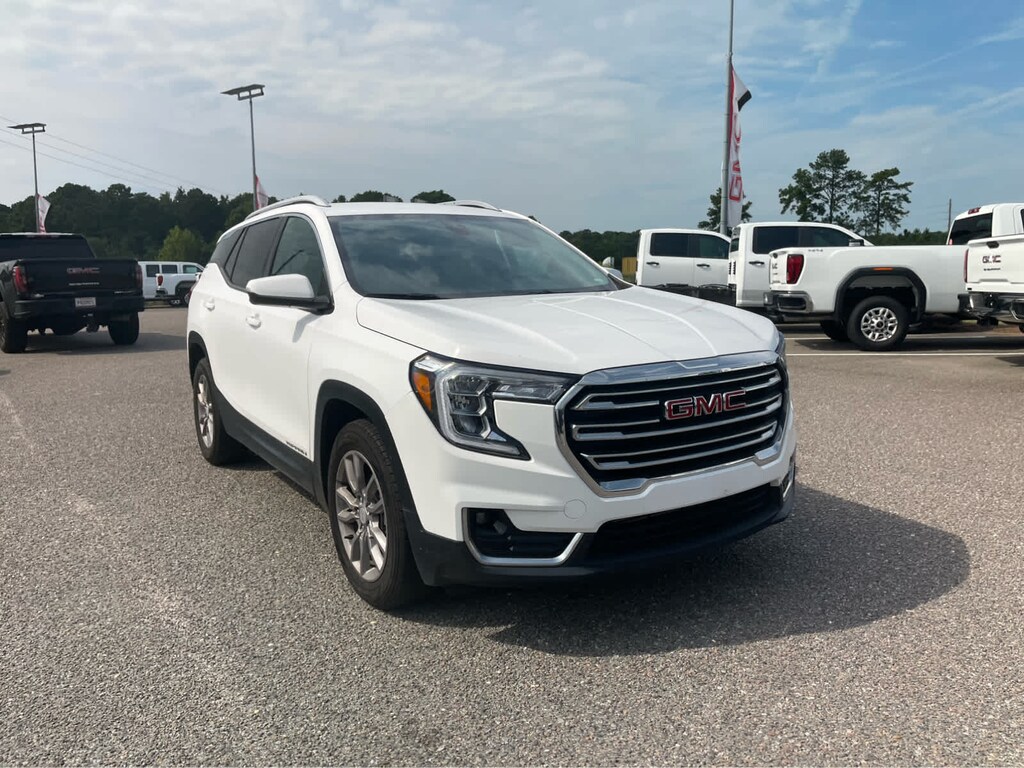 Used 2024 GMC Terrain SLT SUV
