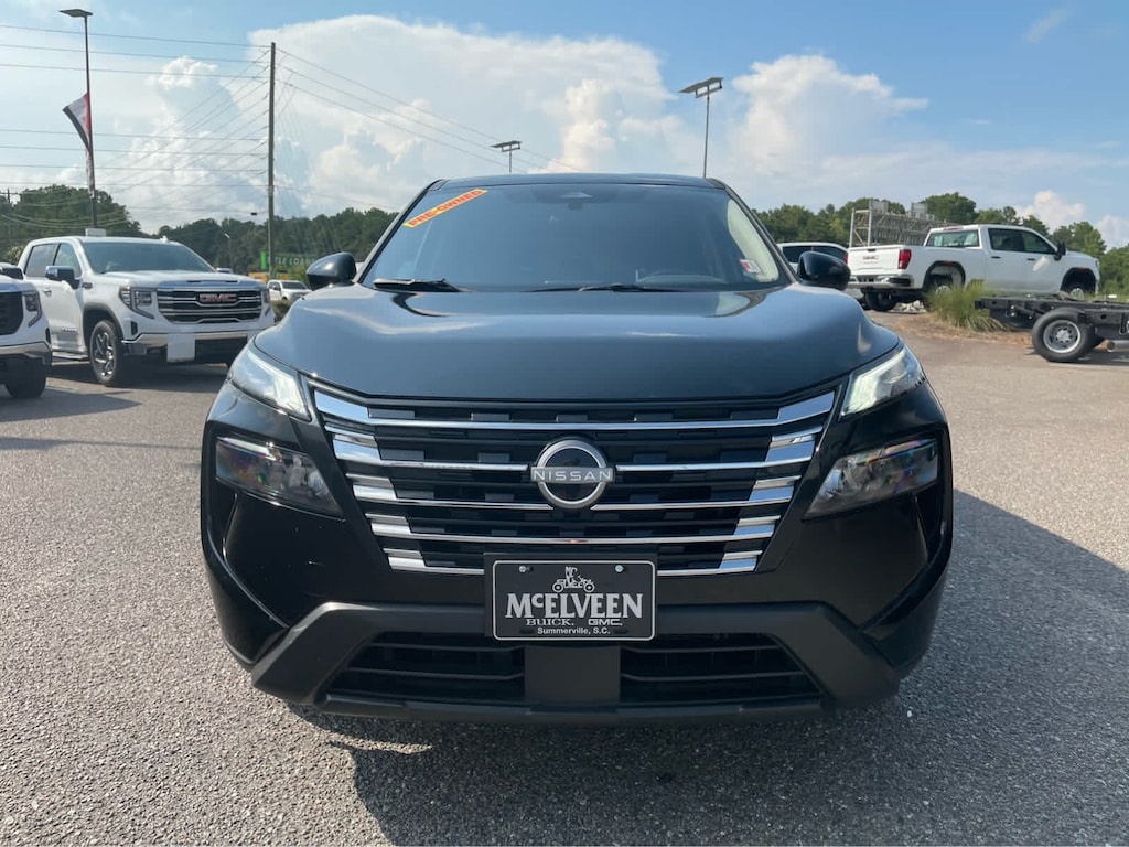 Used 2025 Nissan Rogue SV