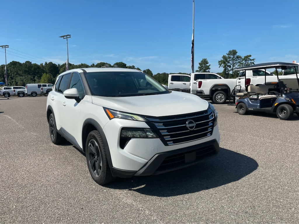 Used 2024 Nissan Rogue SV