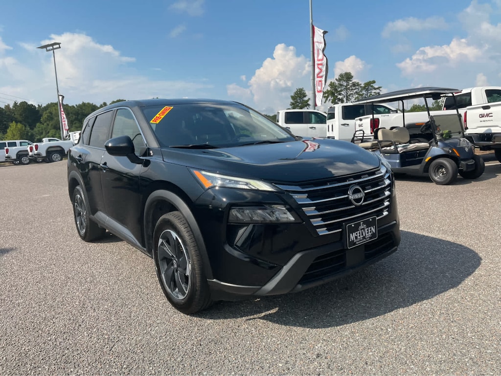 Used 2025 Nissan Rogue SV