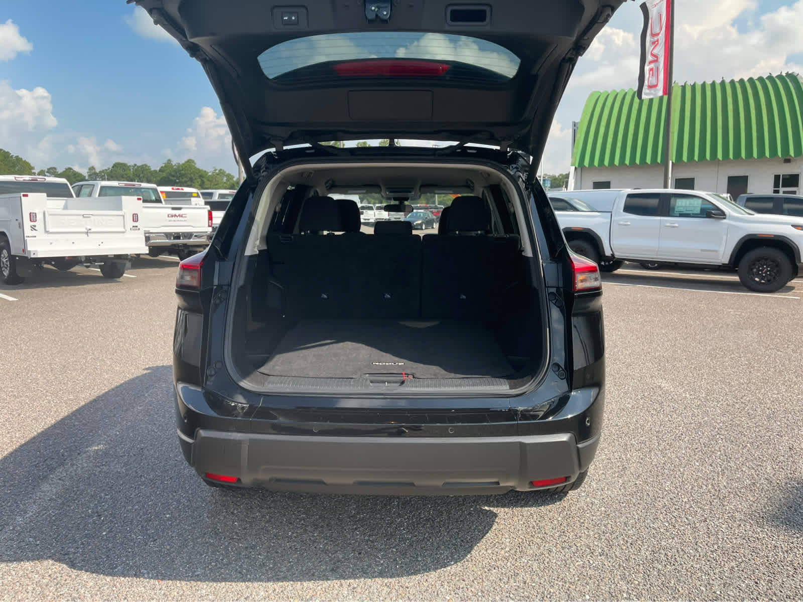 2025 Nissan Rogue SV - Photo 22