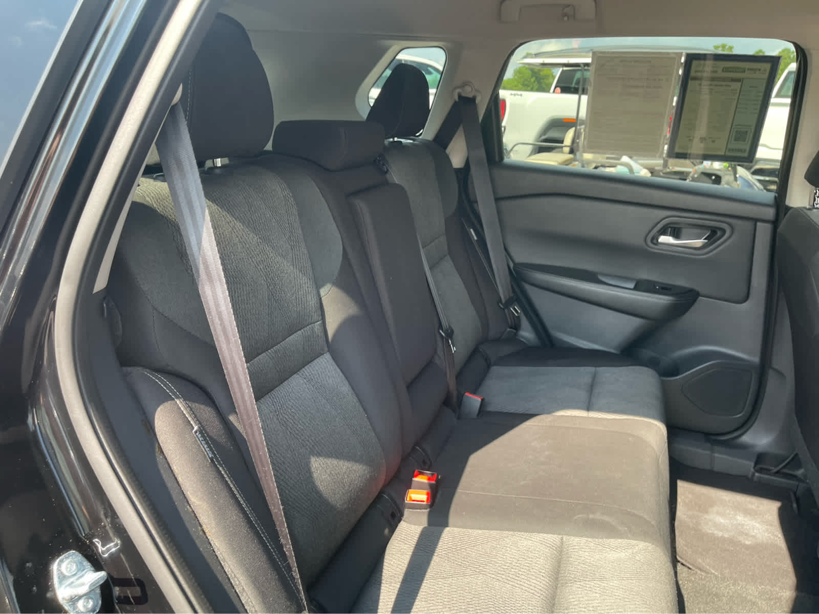 2025 Nissan Rogue SV - Photo 24