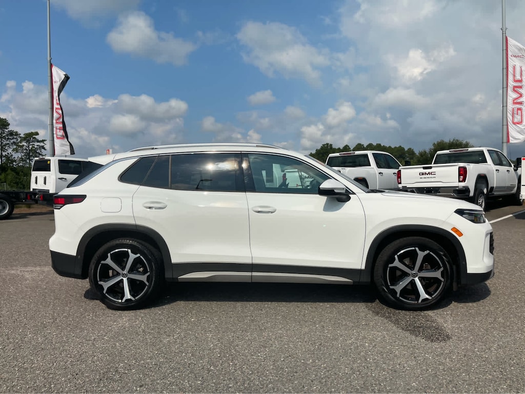 Used 2026 Volkswagen Tiguan SE