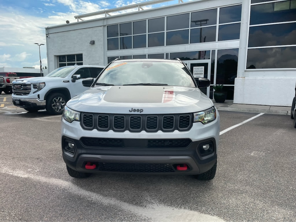 Used 2025 Jeep Compass Trailhawk