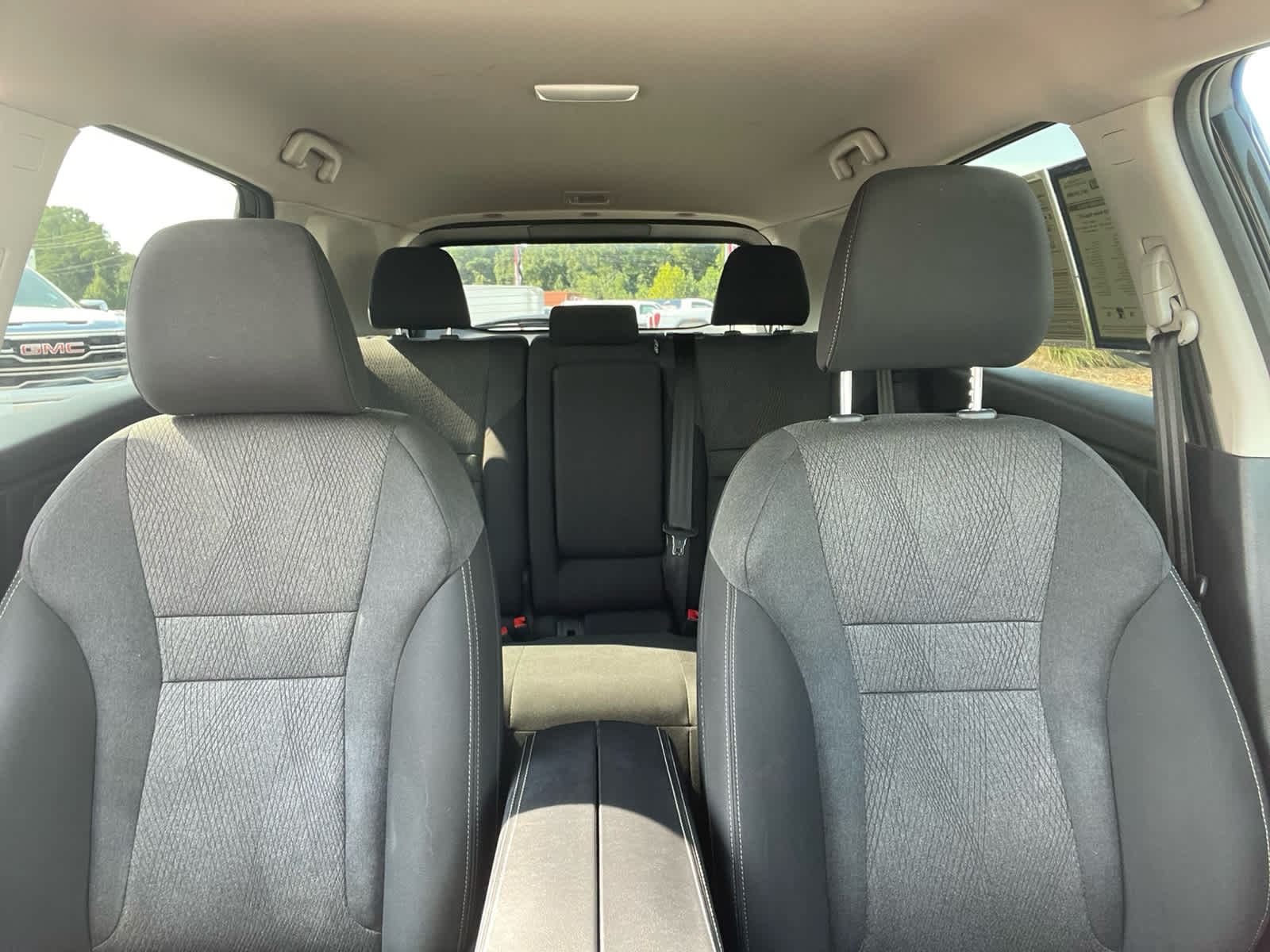 2025 Nissan Rogue SV - Photo 29